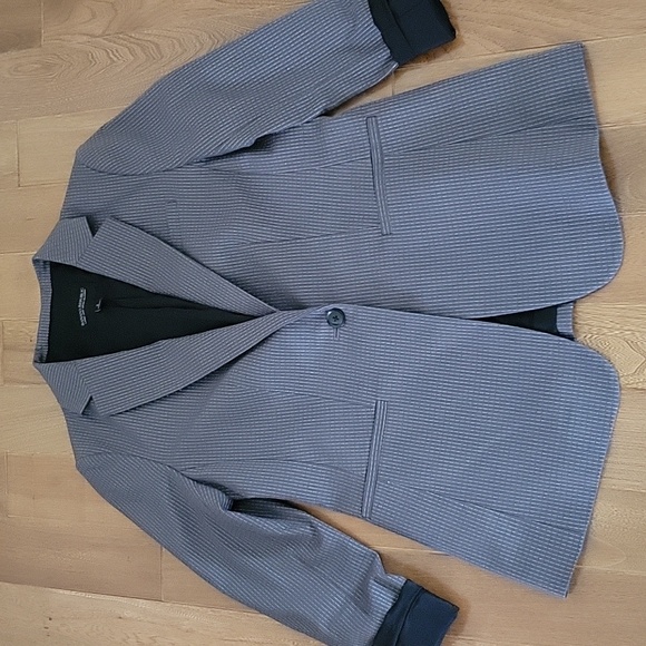 Banana Republic Long and Lean Blazer in Gray Metallic Pin Stripe 2 - Picture 1 of 9